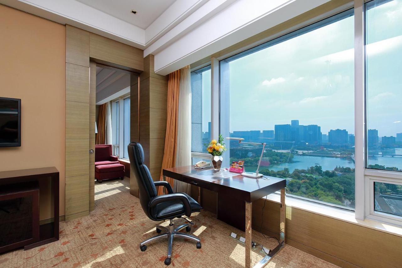 Отель Crowne Plaza Nanjing Jiangning By Ihg Экстерьер фото